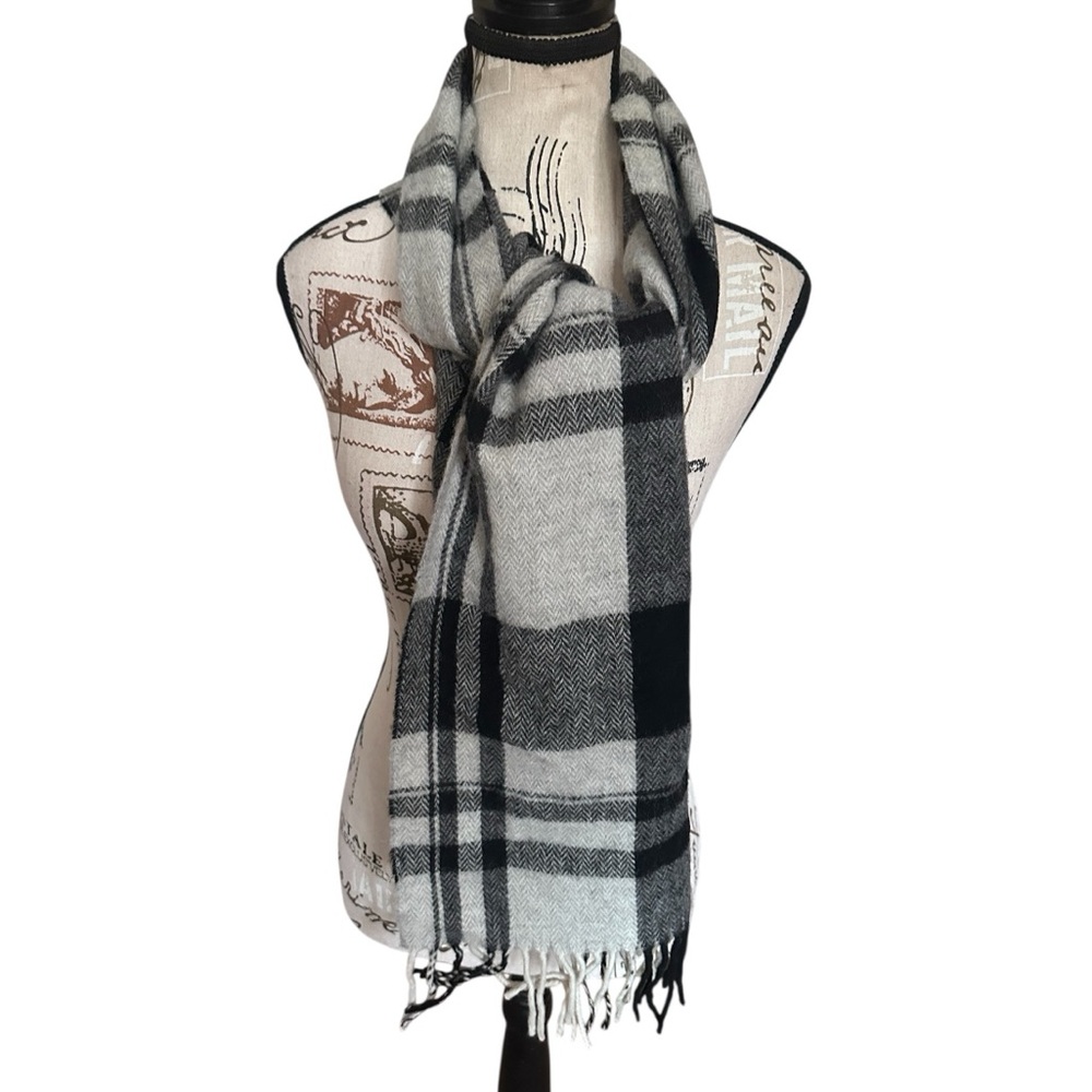Italian Wool Plaid Scarf Gray Black Classic Minimal Winter Rectangle Made Italy